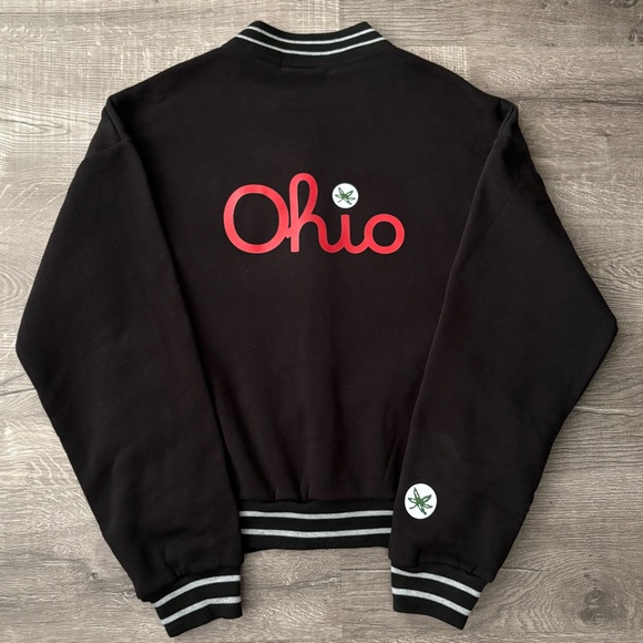 Ohio State Buckeyes Script Ohio Black Puffer Vest - Picture 5 of 14